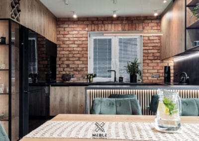 Cegła w loftowej kuchni